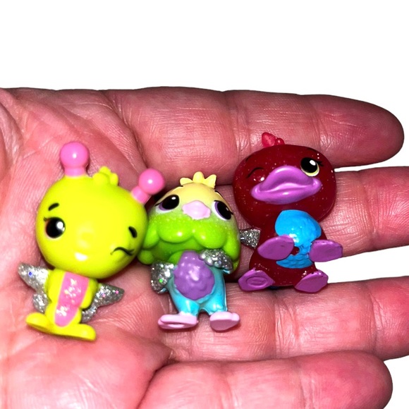 Lot of 8 Hatchimals Mini Colleggtibles Assorted Figures Mixed Toys 3 Cartons - Picture 2 of 8